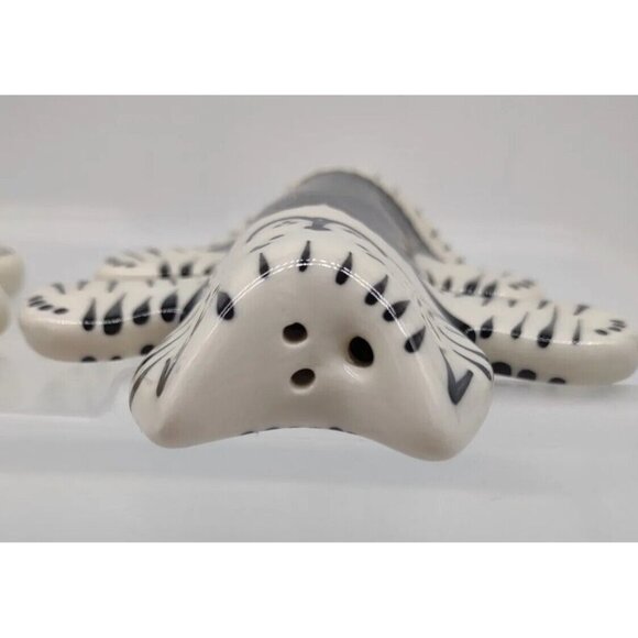 Hand Painted Pottery Cat Salt And Pepper Shakers Dorothy Steele Black & White - Picture 8 of 12